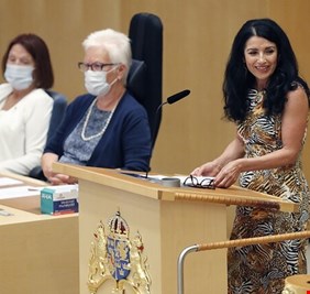 أنباء عن طلب أنقرة من السويد تسليم نائبة في البرلمان والسفير التركي ينفي