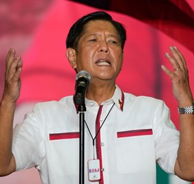 الفلبين تعلن فرديناند ماركوس الرئيس السابع عشر للبلاد