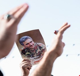 نيويورك تايمز: إسرائيل أبلغت واشنطن بأنها وراء اغتيال العقيد في الحرس الثوري الإيراني