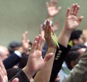 البرلمان يصوت بالإجماع على قانون تجريم التطبيع مع الكيان الصهيوني والصدر يغرد