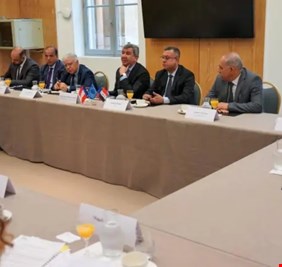 العراق ينجح في اعادة عملاق النفط الفرنسي بعد 100 على دخوله البلاد لأول مرة