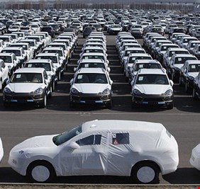 كم عدد السيارات التي استوردها العراق في 2021؟