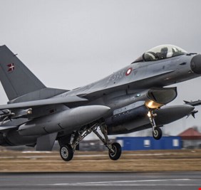 الناتو يجري مناورات جوية في سماء دول البلطيق