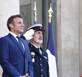 الأحد.. فرنسا تصوت في انتخابات تشريعية حاسمة لماكرون