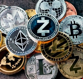 رجل أعمال أمريكي يتوقع انهيار صناعة العملات الرقمية