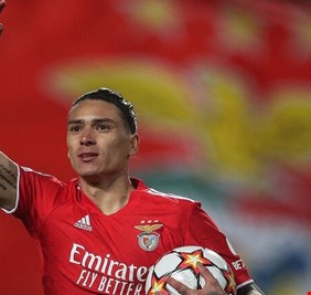 ليفربول يبرم أغلى صفقة في تاريخه