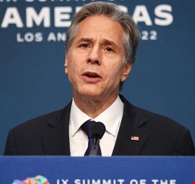 بلينكن يحث بريطانيا على التفاوض 