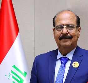 بالوثيقة.. سحب الثقة من نقيب الأطباء جاسم العزاوي ومساءلته، وتكليف نائبه عامر كريم سلطان بدلاً منه لحين إجراء انتخابات جديدة لاختيار النقيب الجديد