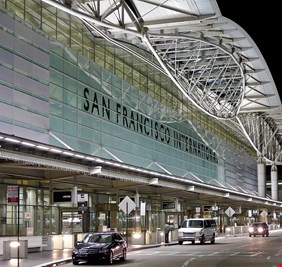 إصابة 3 أشخاص بحادث طعن في مطار سان فرانسيسكو الأمريكي