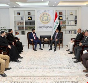 (تثميناً لمواقفه الوطنية  ودوره في تعزيز التعايش السلمي بين المكونات) .. المسيحيون العراقيون يقدمون درع التميز للمستشار قاسم الأعرجي