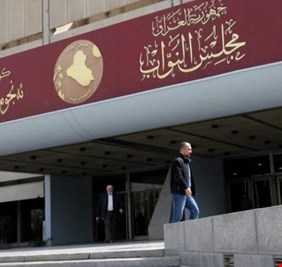 مراسل ( العراق اليوم) بدلاء نواب الكتلة الصدرية المستقيلين يصلون الى مبنى البرلمان لحضور الجلسة الطارئة واداء اليمين  الدستوري