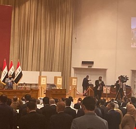 بالفيديو: النواب الجدد يؤدون اليمين الدستورية بدلاً عن نواب الكتلة الصدرية