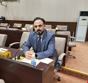 نائب يدعو لإصدار تشريع يمنع الكاظمي من التوقيع على اي اتفاقية في مؤتمر الرياض