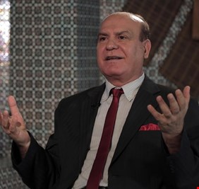 الى من (لا يهمه الامر): هذا فيديو  فيه بكاء ودموع يذرفها احد العراقيين الشرفاء على حال أخواته العراقيات الطاهرات !