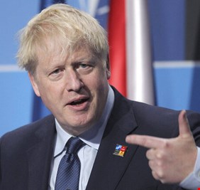 سلطات أوديسا تمنح جونسون لقب 