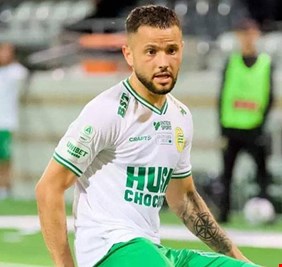 تعثر انتقال نجم الكرة العراقية إلى اسكتلندا