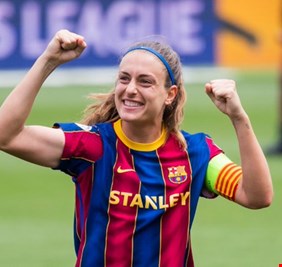 أفضل لاعبة في العالم.. أليكسيا مهددة بالغياب عن 