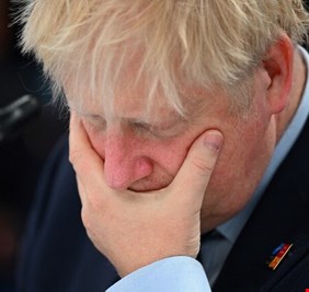 بريطانيا.. 5 وزراء إضافيين يستقيلون من حكومة جونسون