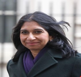 المدعية العامة البريطانية لا تستبعد ترشحها لرئاسة الوزراء