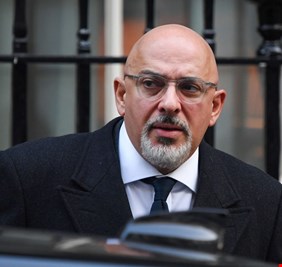 بالوثيقة :  الوزير العراقي (ناظم الزهاوي) يقرر الاستقالة من حكومة جونسون