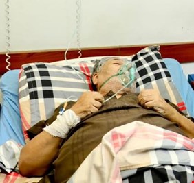 الحزب الشيوعي العراقي يتابع حالة الفنان محسن فرحان و(العراق اليوم) يكشف عن حالته الصحية الحرجة