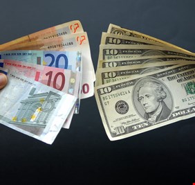 هل سينتعش الاقتصاد العراقي مع انخفاض سعر اليورو امام الدولار..؟ خبير يوضح