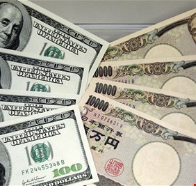 الدولار يواصل صعوده ويسجل أعلى مستوى أمام الين الياباني منذ نحو ربع قرن