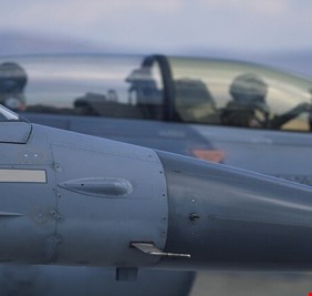 الكونغرس يضع شرطا لتسليم تركيا مقاتلات إف-16