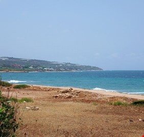 وزير لبناني: نستعد لإطلاق مزايدات عالمية لإقامة مرافق سياحية في الناقورة