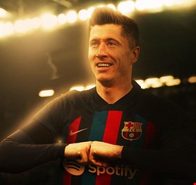 الكشف عن تفاصيل عقد ليفاندوفسكي مع برشلونة