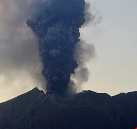 ثوران بركان ساكورادزيما في جنوب غرب اليابان