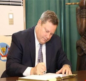 المبعوث الأمريكي إلى القرن الإفريقي يصل القاهرة لبحث أزمة سد النهضة