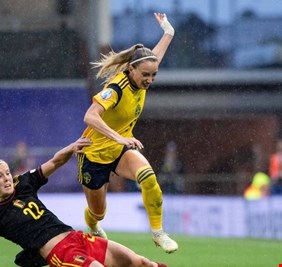 لاعبة سويدية تنتقد عدد الكاميرات في يورو السيدات