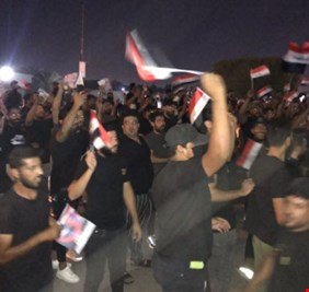 احتجاجات امام مكتب السوداني..هل بدأت خطة الاطاحة بمرشح المالكي؟