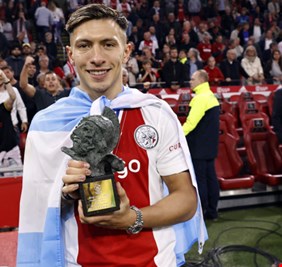 رسميا.. مانشستر يونايتد يضم مارتينيز من أياكس