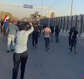 بدء انسحاب المتظاهرين من الخضراء وسط بغداد