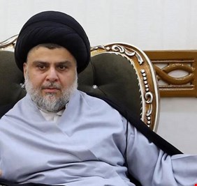 هل اقتنع الصدر بضرورة معالجة خطأ الانسحاب من البرلمان بالعودة للشارع؟