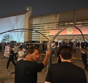 اعتصامات الصدريين تضع الكتل السياسية في مواجهة استحقاقات مجهولة الملامح