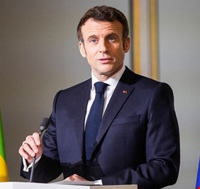 مالي تطالب ماكرون بالتخلي عن 