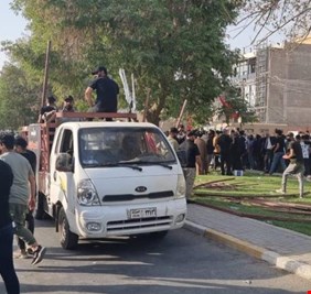 بالصور .. أنصار الإطار التنسيقي يبدأون بنصب خيام الاعتصام قرب الجسر المعلق