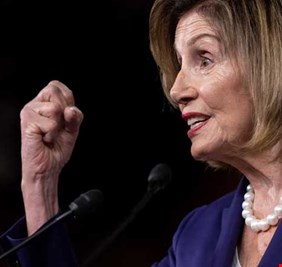 العالم يترقب بحذر.. بيلوسي تصل 