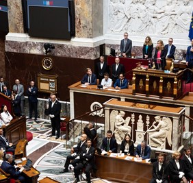 البرلمان الفرنسي يصادق على بروتوكولي انضمام السويد وفنلندا للناتو