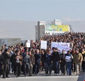 عدوى بغداد تنتقل الى اربيل، لكن عصا البرزاني الغليظة لها بالمرصاد: نواب خلف الاقفاص