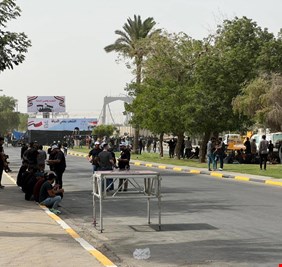 متظاهرو الاطار التنسيقي يتجمعون عند الجسر المعلق والتنظيمية تصدر توجيهات عاجلة