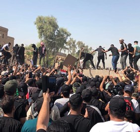 اللجنة التنظيمية للتظاهرات تصدر بياناً ختامياً: اتركوا المصالح الشخصية واحترموا الدستور