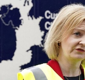 ليز تراس تثير رعب البريطانيين