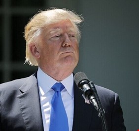 ترامب يطالب بإعادة أوراق تمت مصادرتها خلال تفتيش منزله