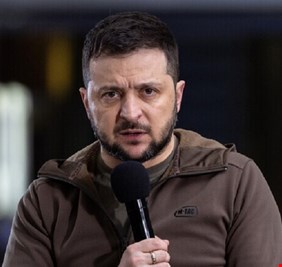 زيلينسكي يناقش مع ماكرون المساعدة المالية الكلية لأوكرانيا