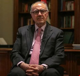 هل يستعد وزير المالية المستقيل علي علاوي لرئاسة الحكومة المقبلة ؟