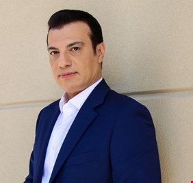 تقرير طبي يكشف تطورات حالة إيهاب توفيق بعد تعرضه لوعكة صحية